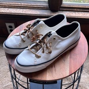 Sperry size 8 pier view sneaker